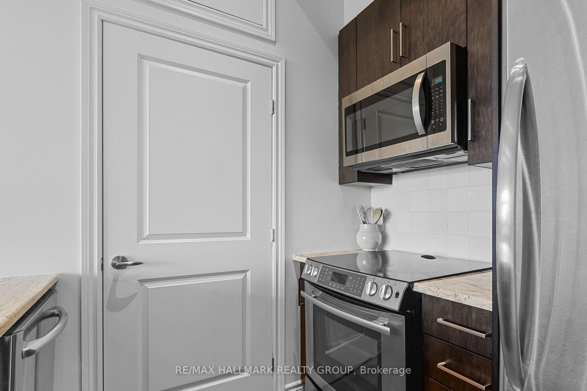 682 Churchill Avenue Unit 311 photo 16