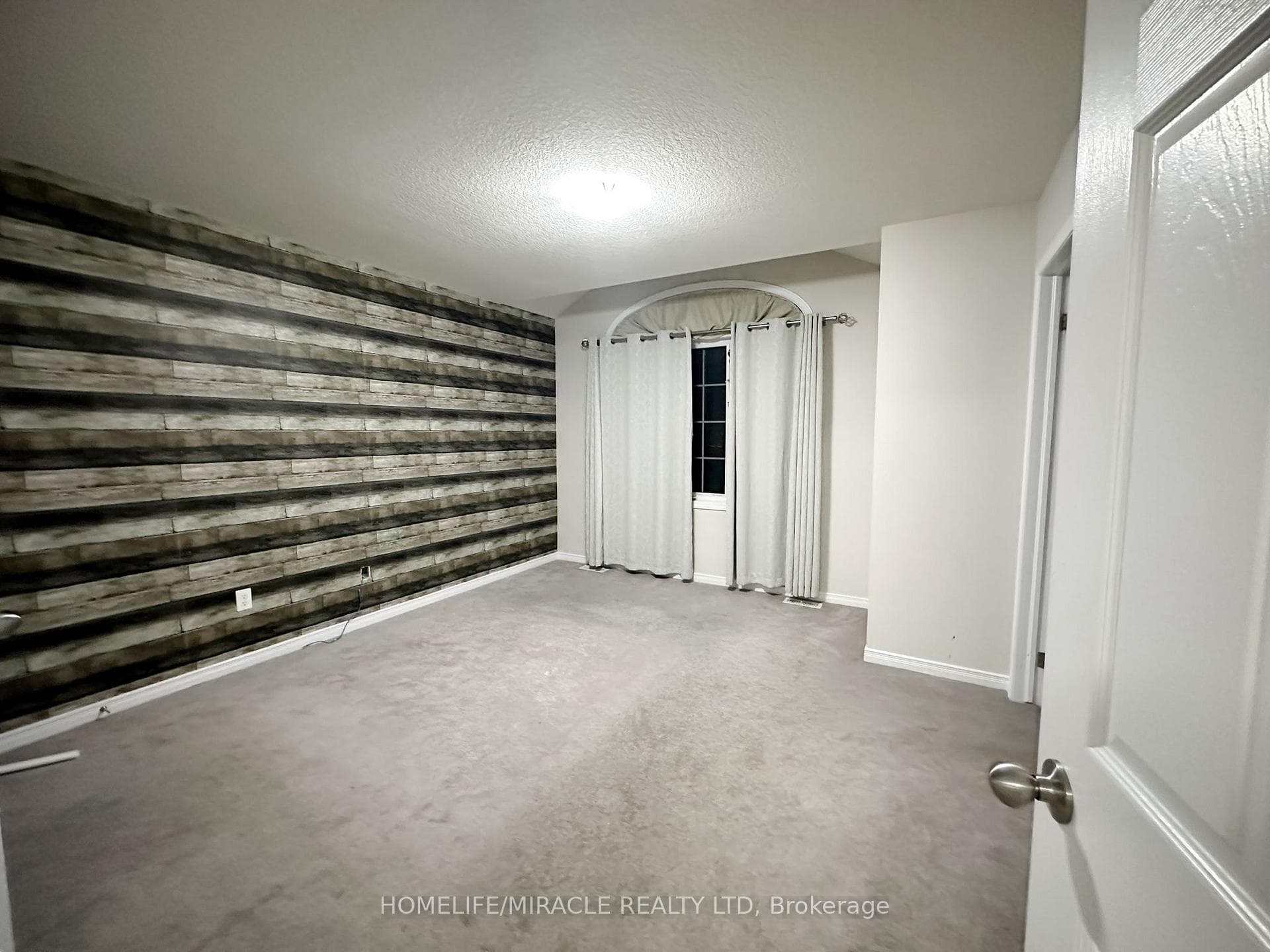10 Meadowridge Street photo 9