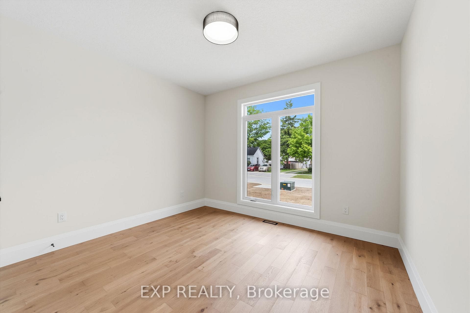 404 Erie Street photo 19