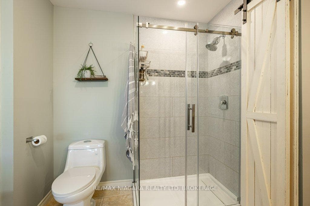 3246 Cedar Avenue photo 27