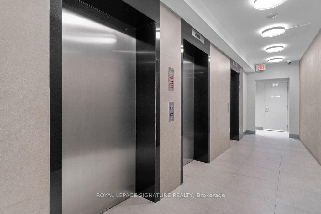 90 Absolute Avenue Unit 709 photo 8