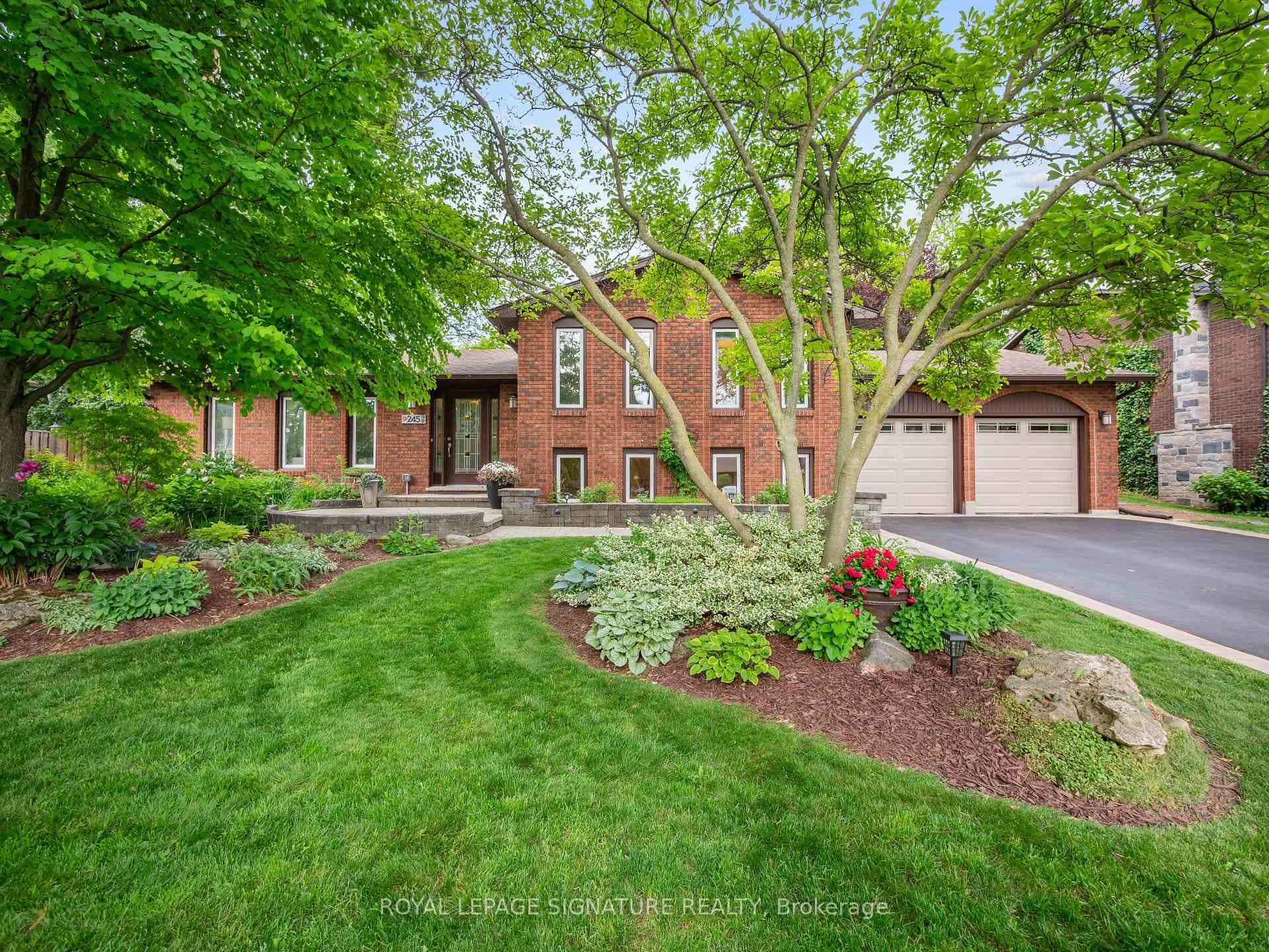 245 Appleby Road photo 1