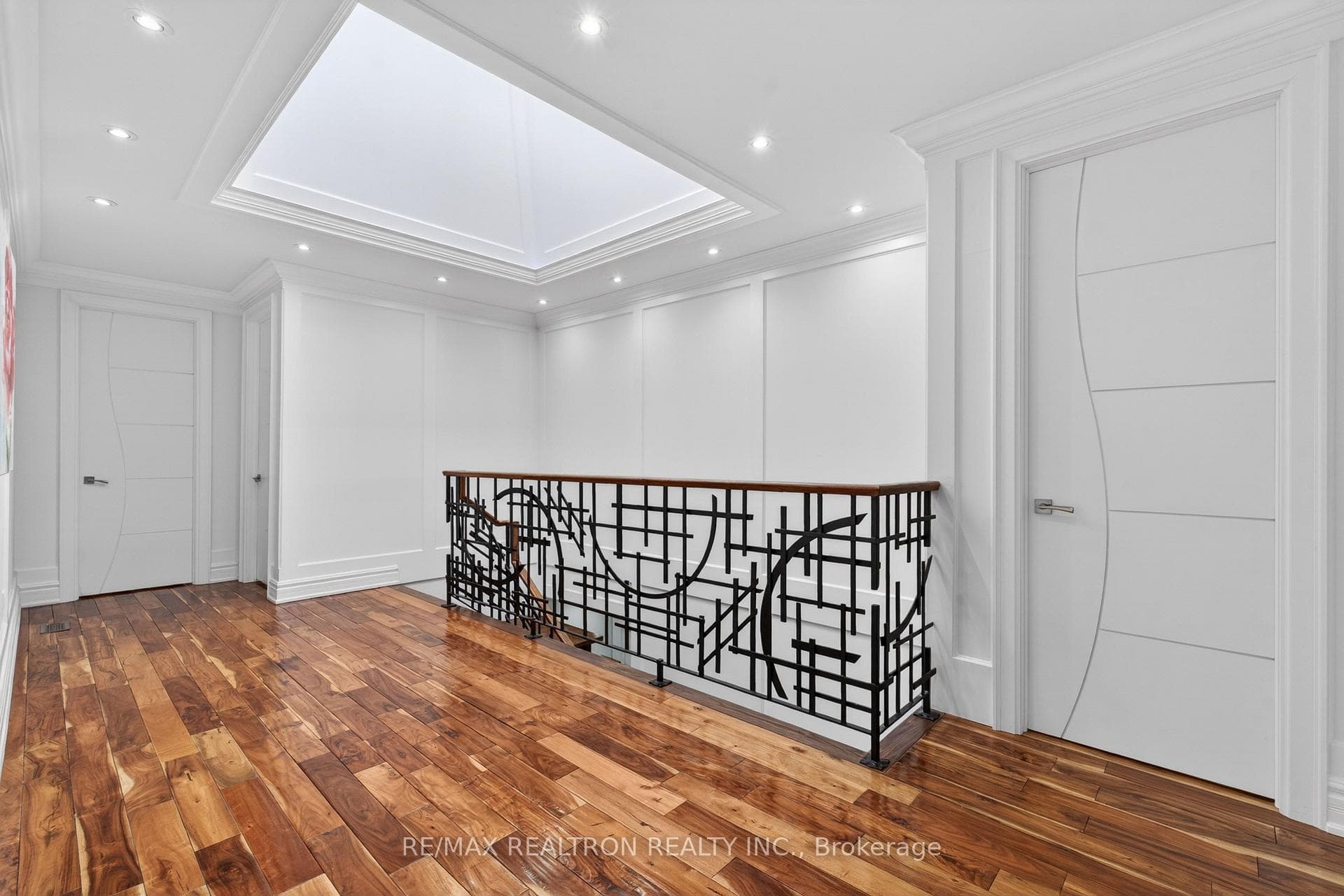 374 Elmwood Avenue photo 33