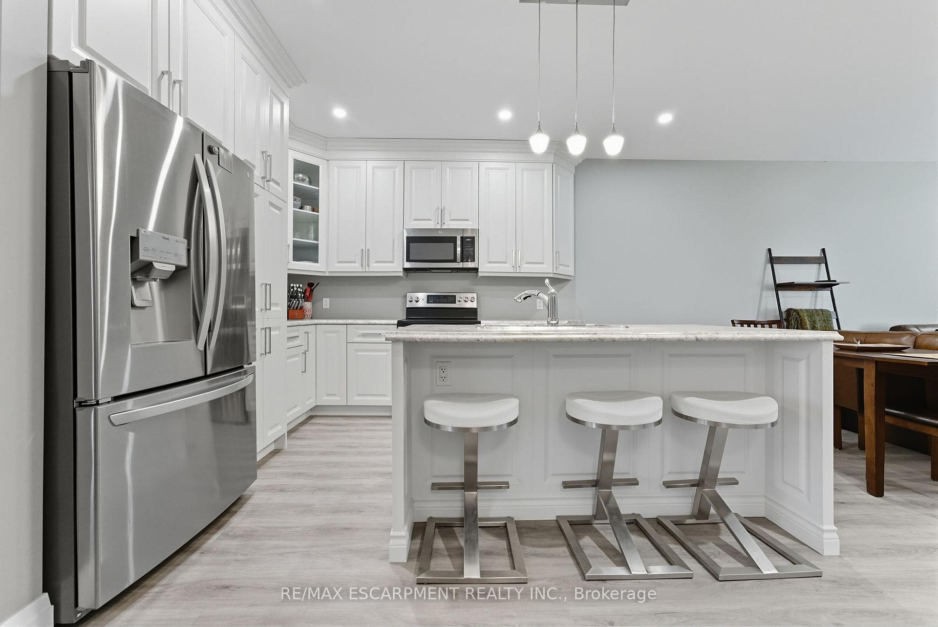 1053 Bay Street photo 21