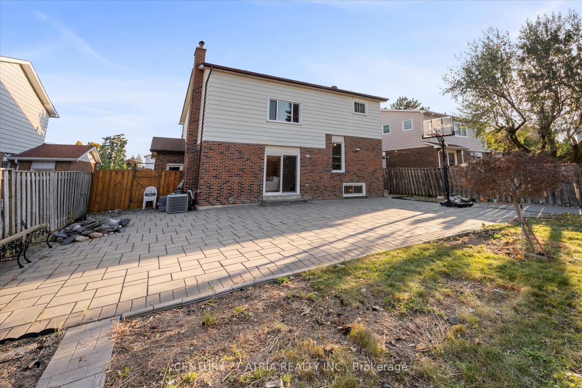 6 Pipers Green Avenue photo 38