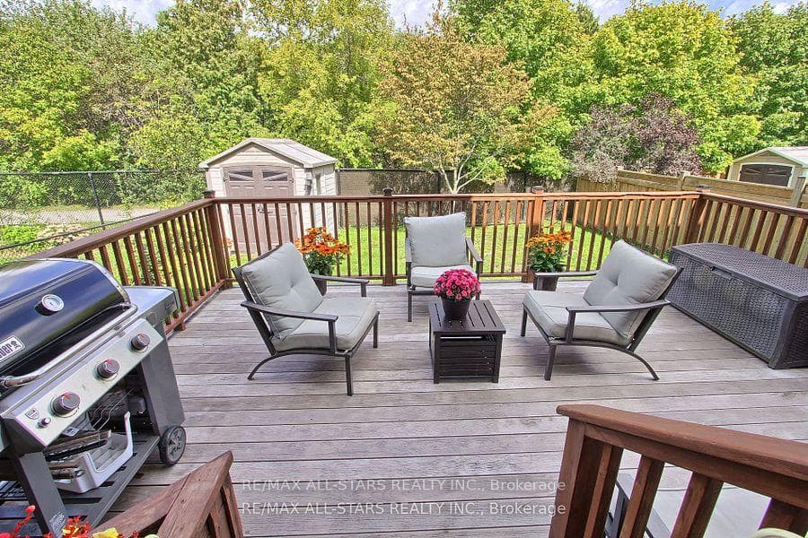16 James Ratcliff Avenue photo 4