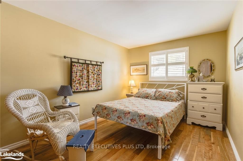 874 TINY BEACHES Road photo 24