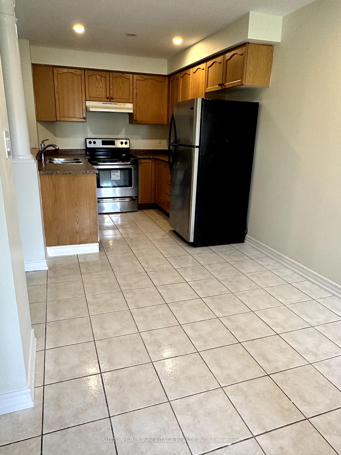 5535 Lawrence Avenue photo 4