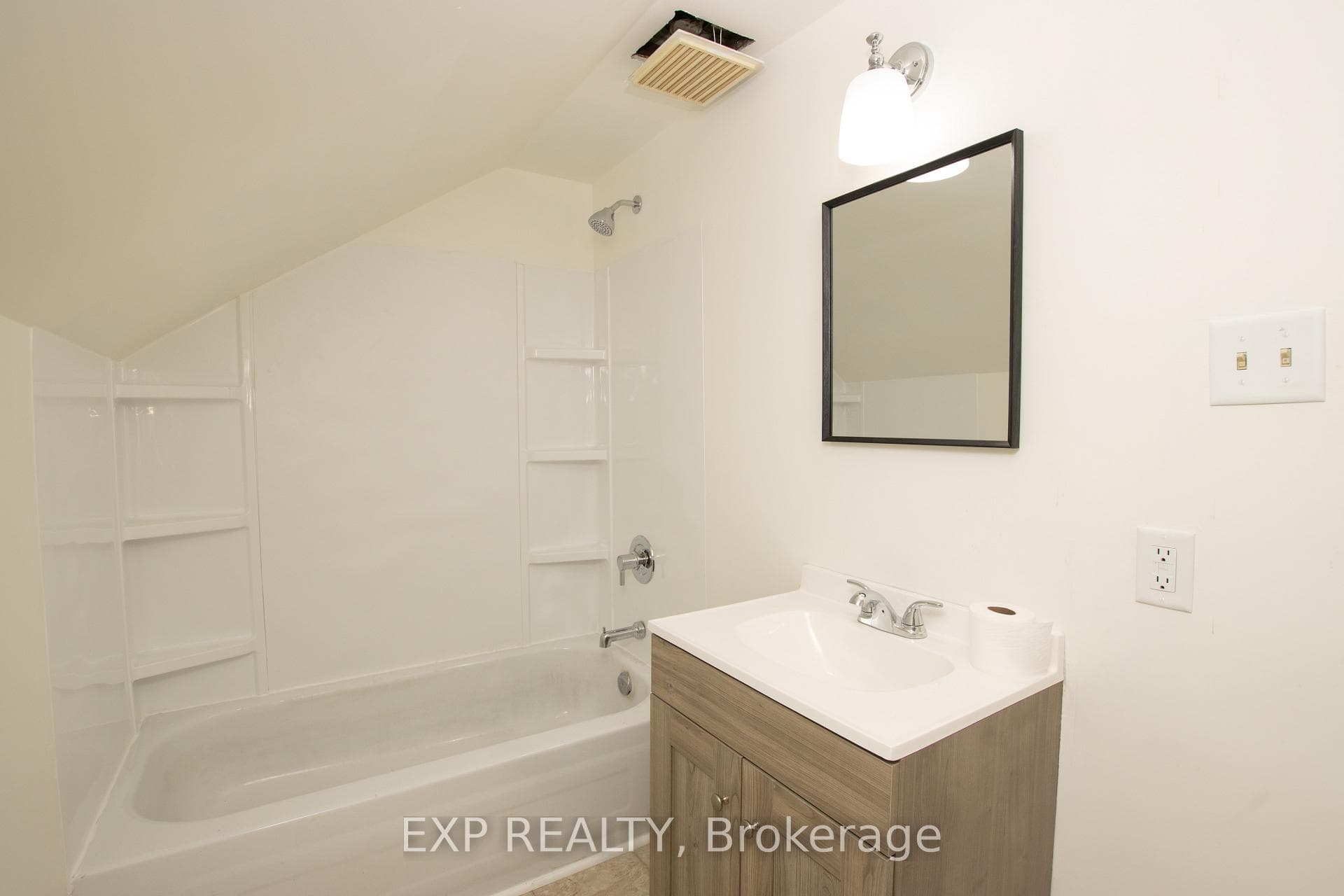 190 MUNROE Street photo 21