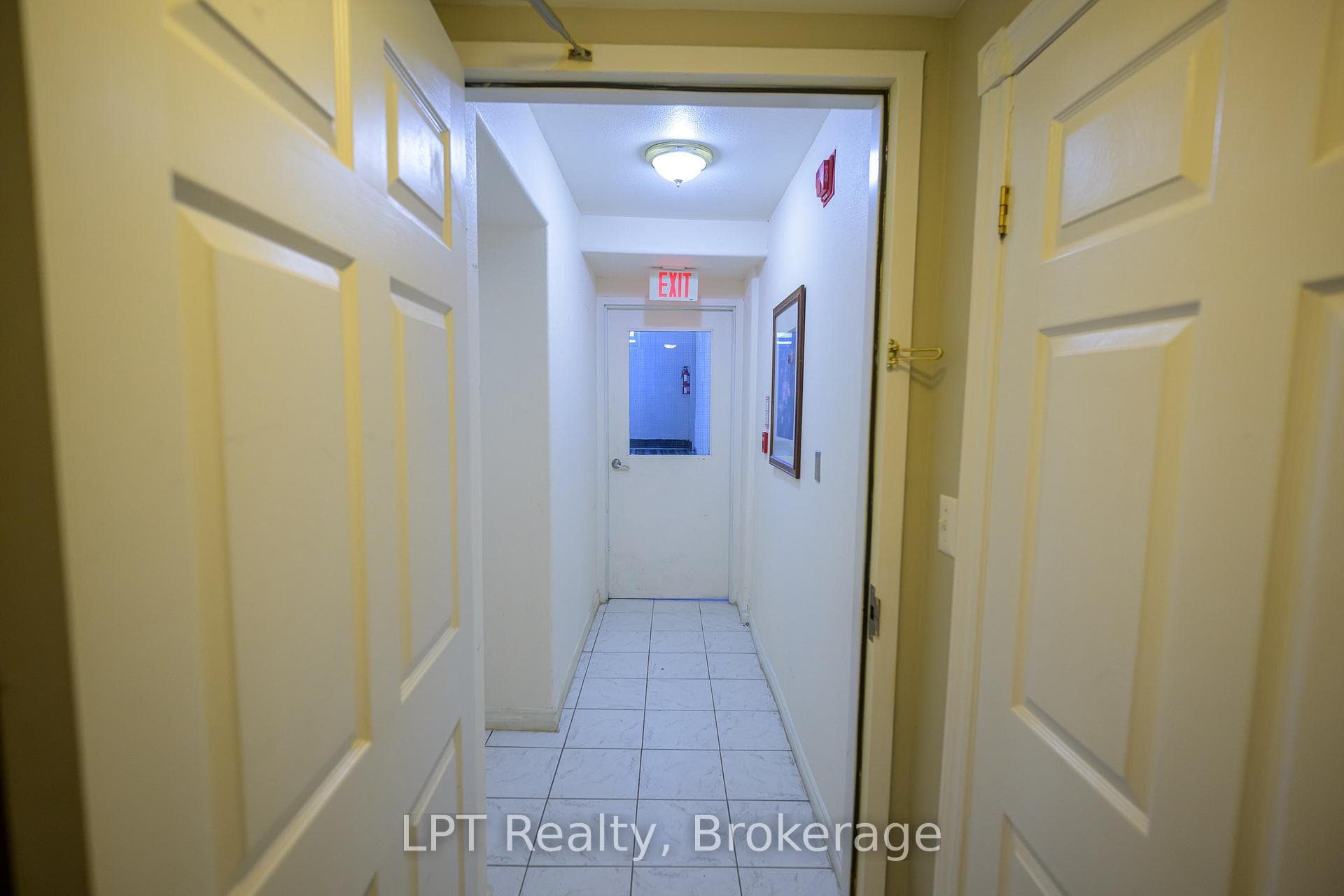 317 Queen Street Unit 103 photo 14