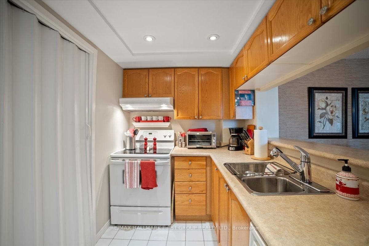360 Watson Street Unit 310 photo 13