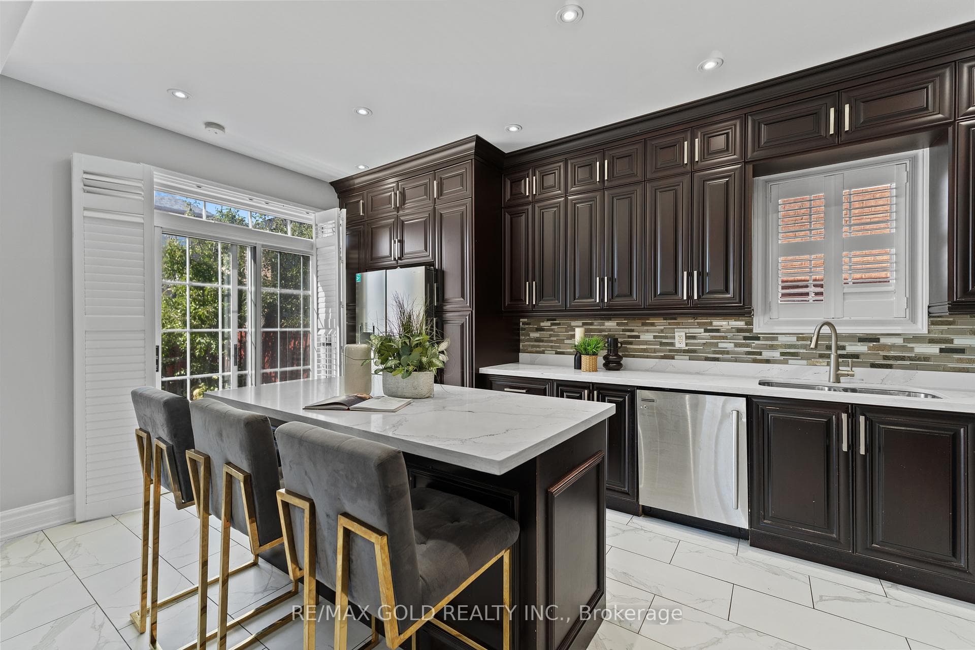 2 Revelstoke Place photo 17