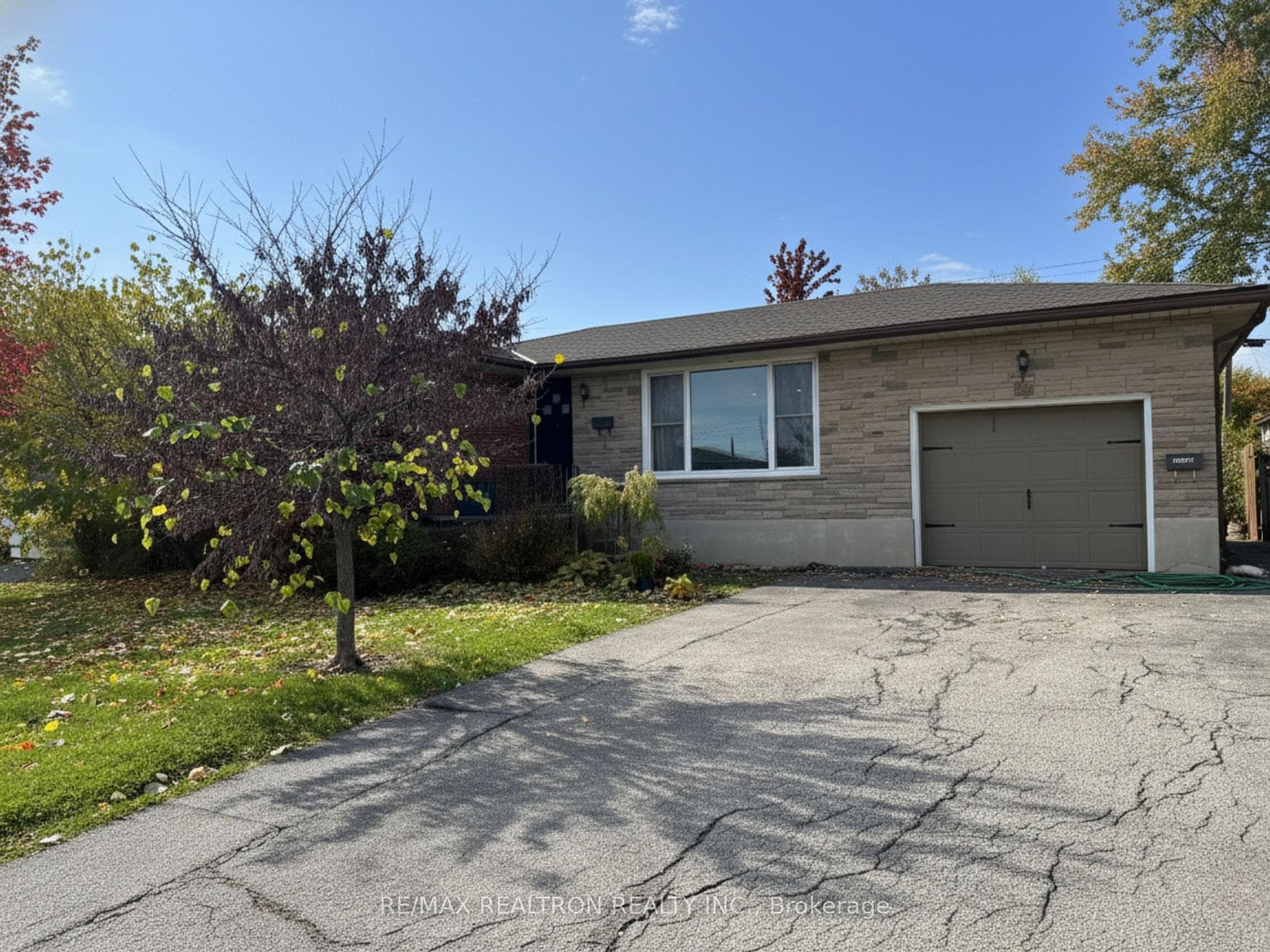 87 Eastdale Crescent Unit Main Floor photo 1