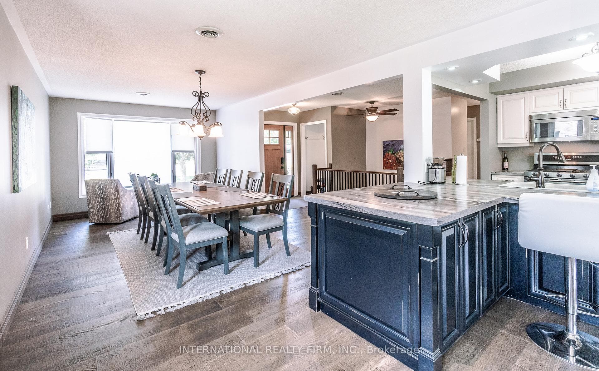 Great floor plan.