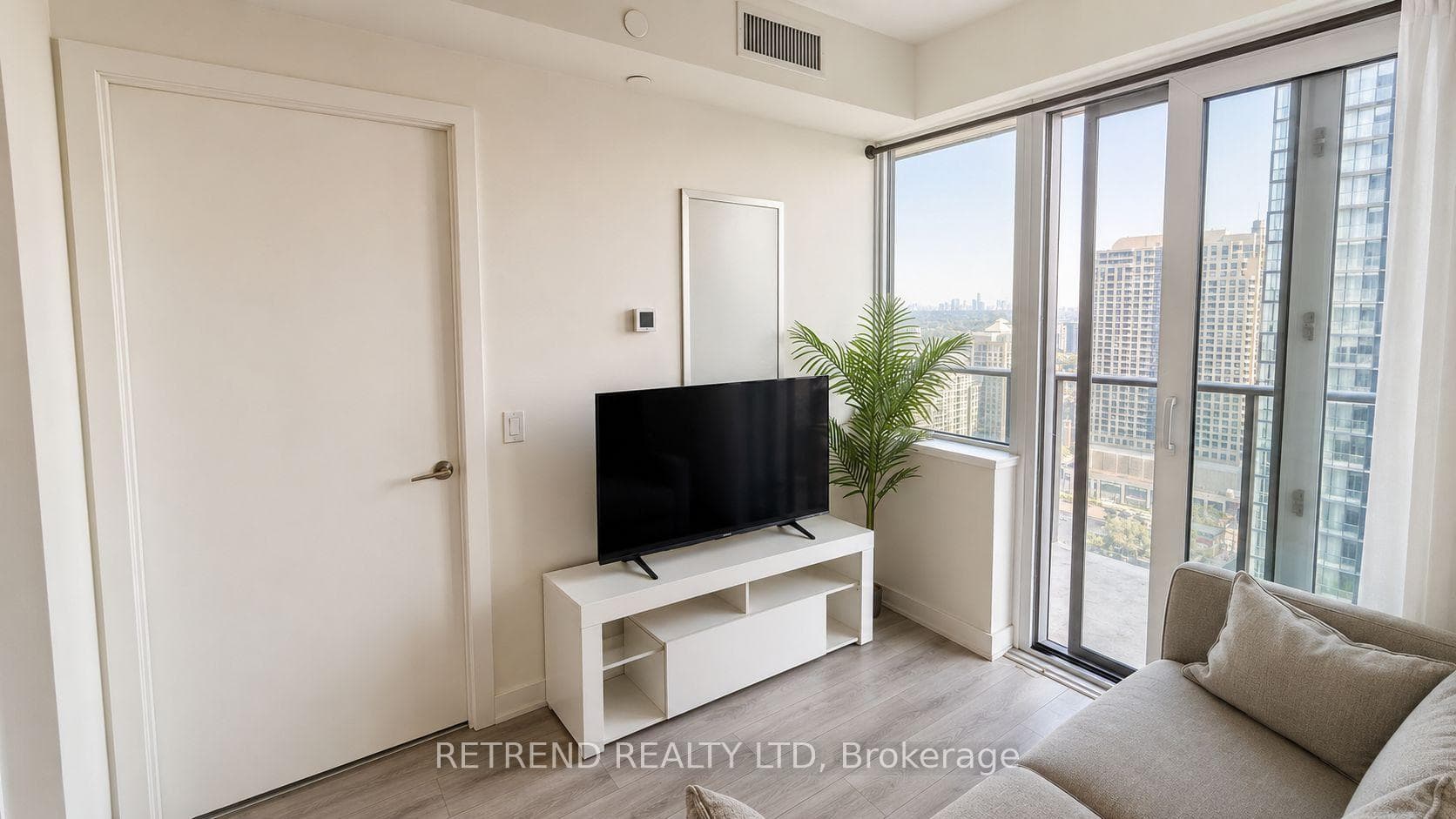 15 Ellerslie Avenue Unit 2703 photo 8
