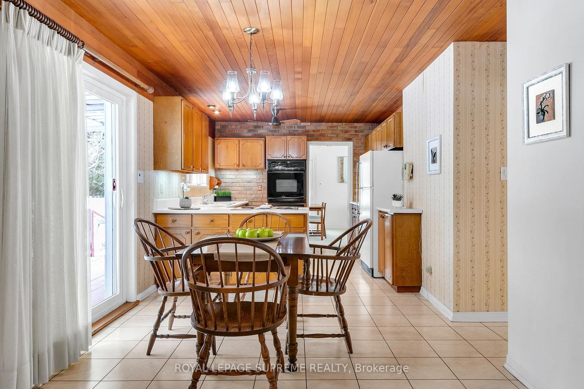 2094 Obeck Crescent photo 18
