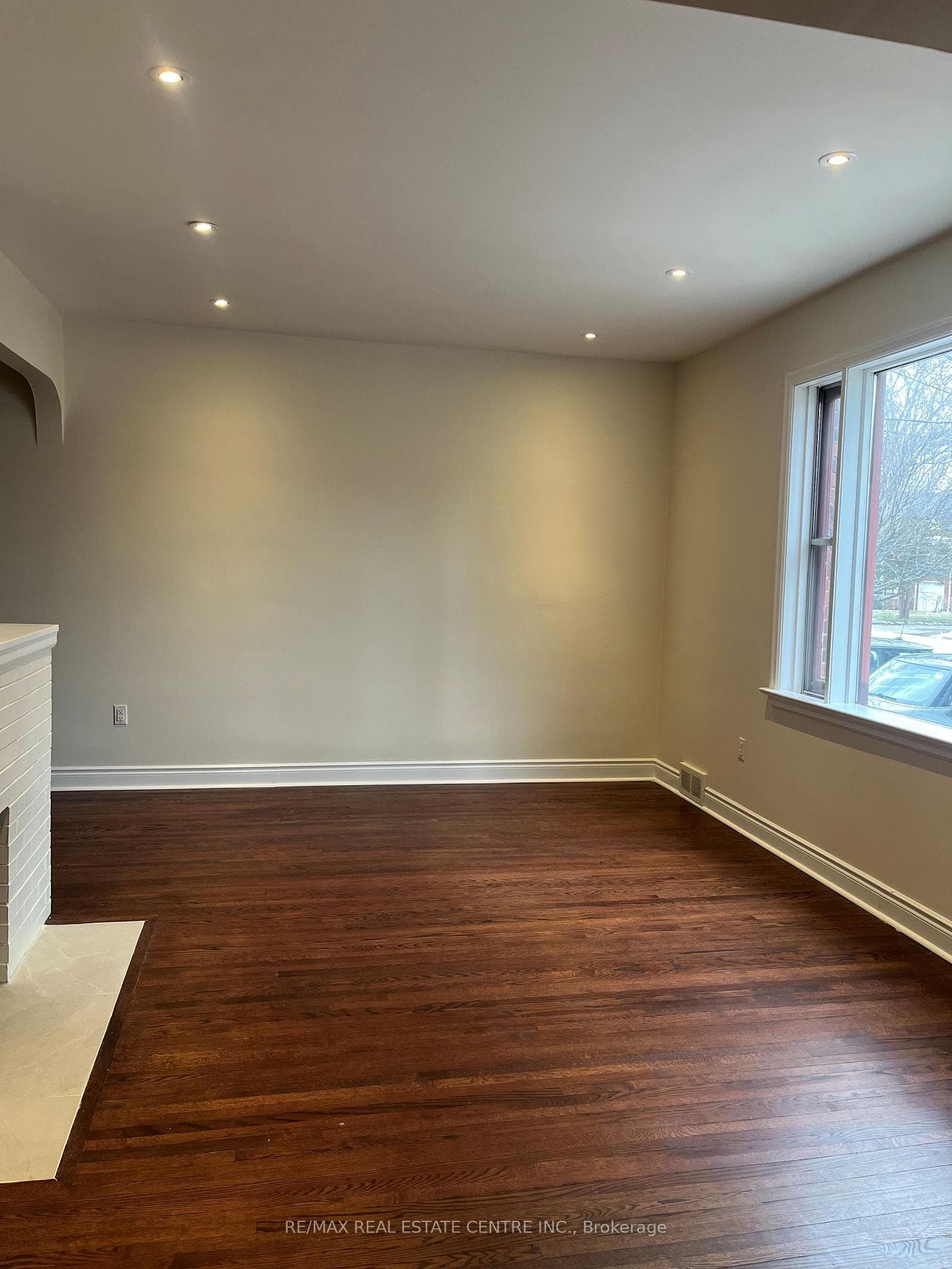 51 Inglewood Drive photo 2