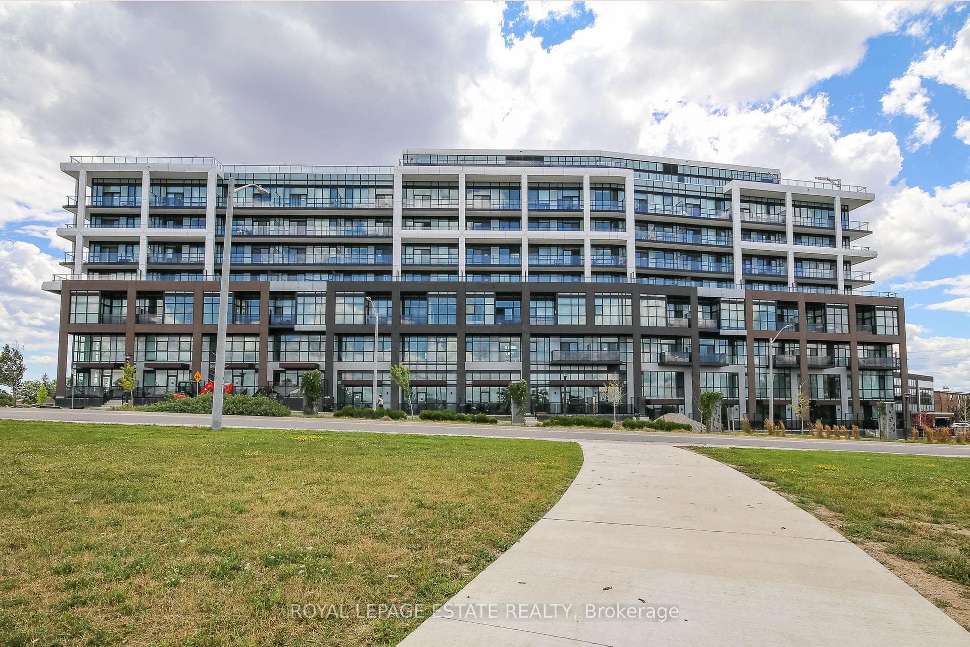 60 George Butchart Drive Unit 604 photo 1