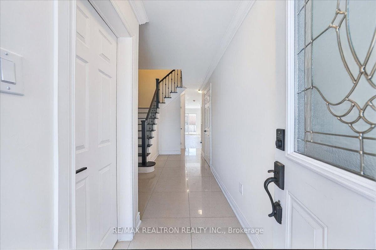 102 Wade Gate photo 4