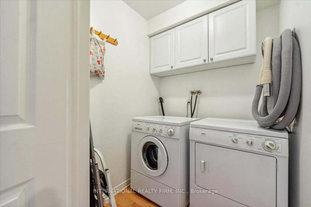 167 GATWICK Drive photo 32