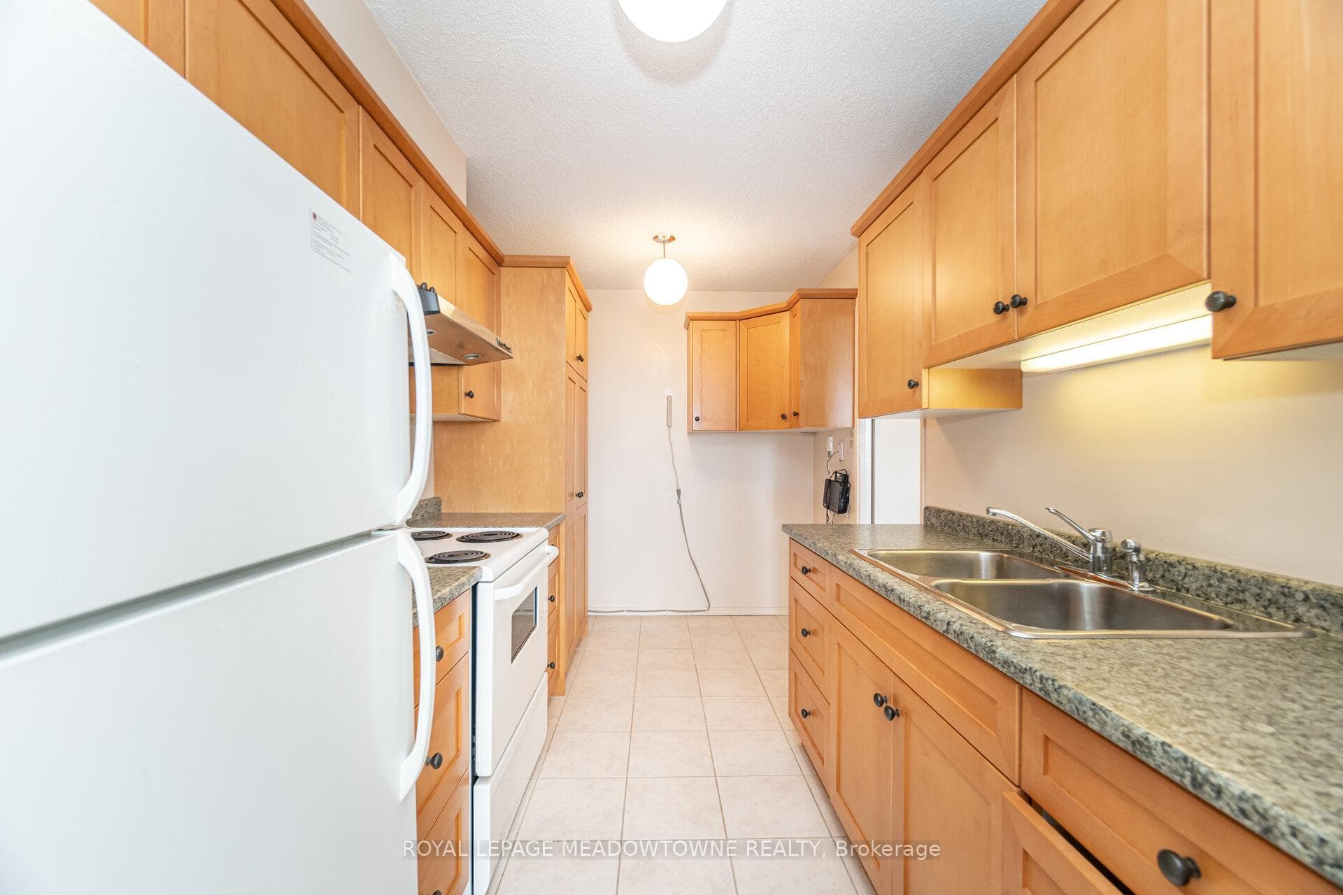 225 Harvard Place Unit 804 photo 15