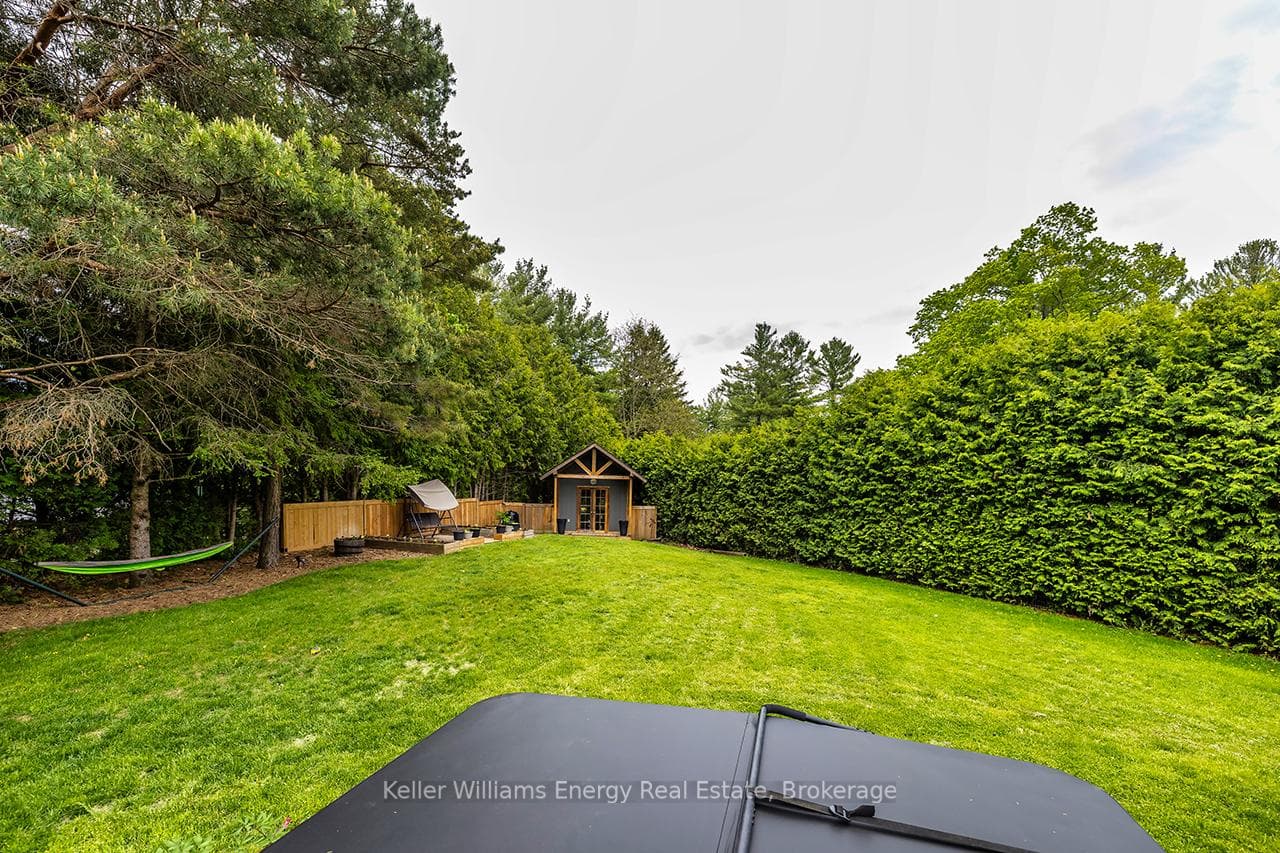 19 Pinewood Crescent photo 46