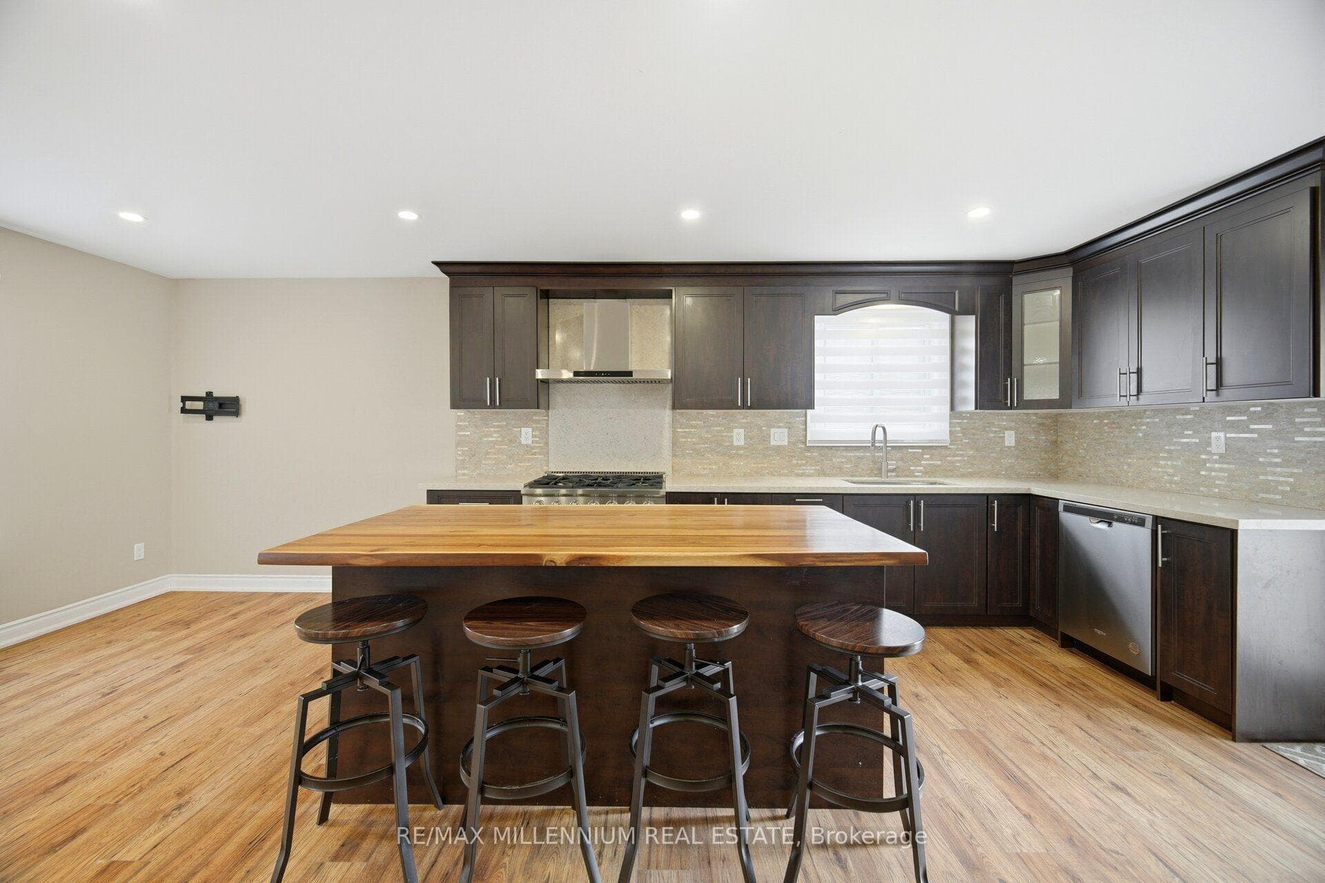 16 Brenda Boulevard photo 16