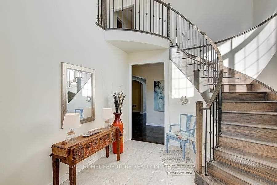 1011 Wrenwood Drive photo 2