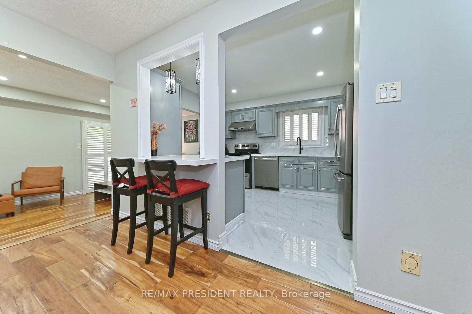 6 Abelard Avenue photo 13