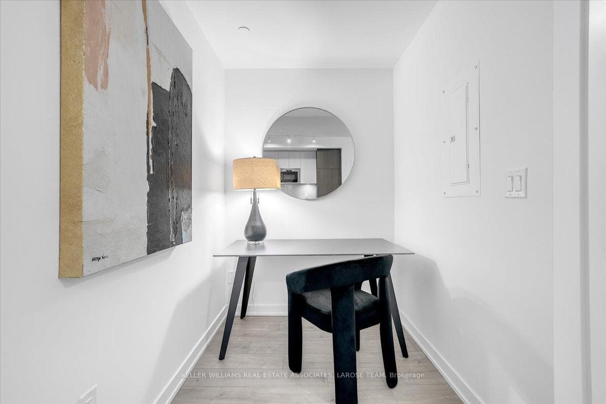 215 Lakeshore Road Unit 205 photo 9