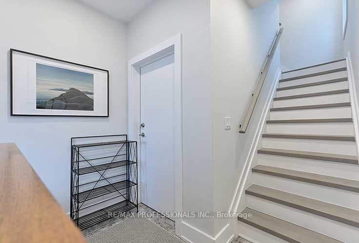 23 Radford Avenue Unit 3rd Fl photo 3