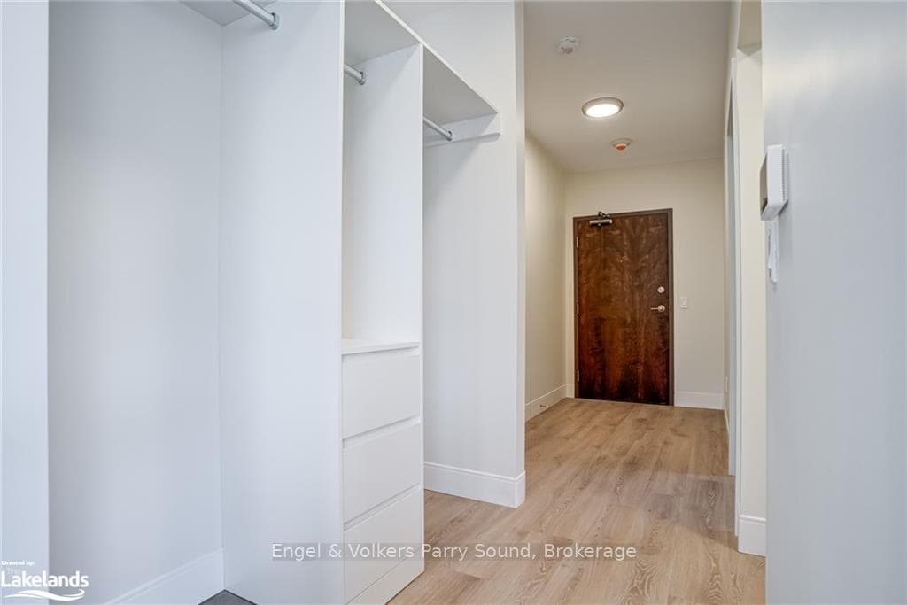 51 GEORGE Street Unit 208 photo 5