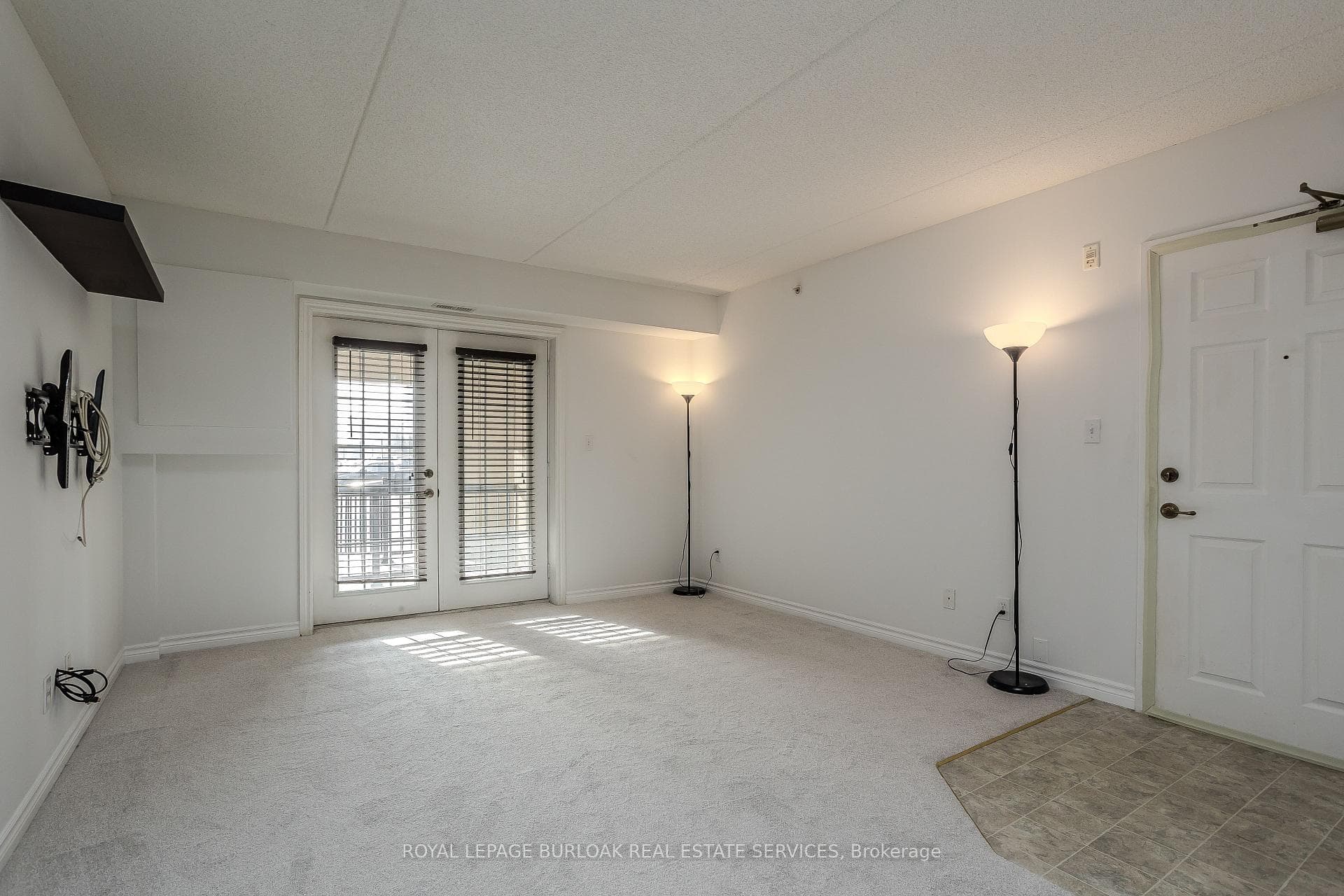 2075 Appleby Line Unit 106 photo 10