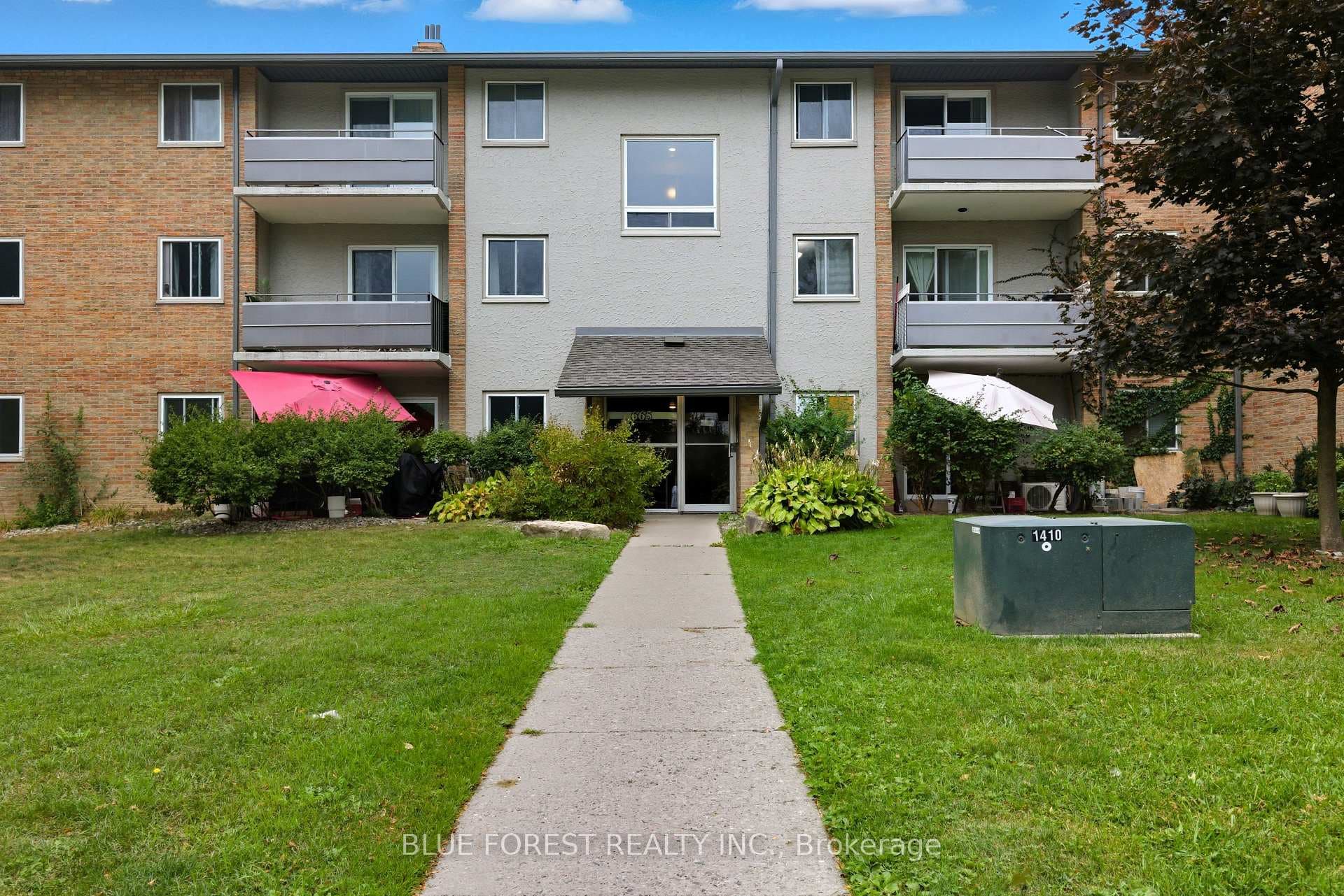 665 Wonderland Road Unit 4 photo 2