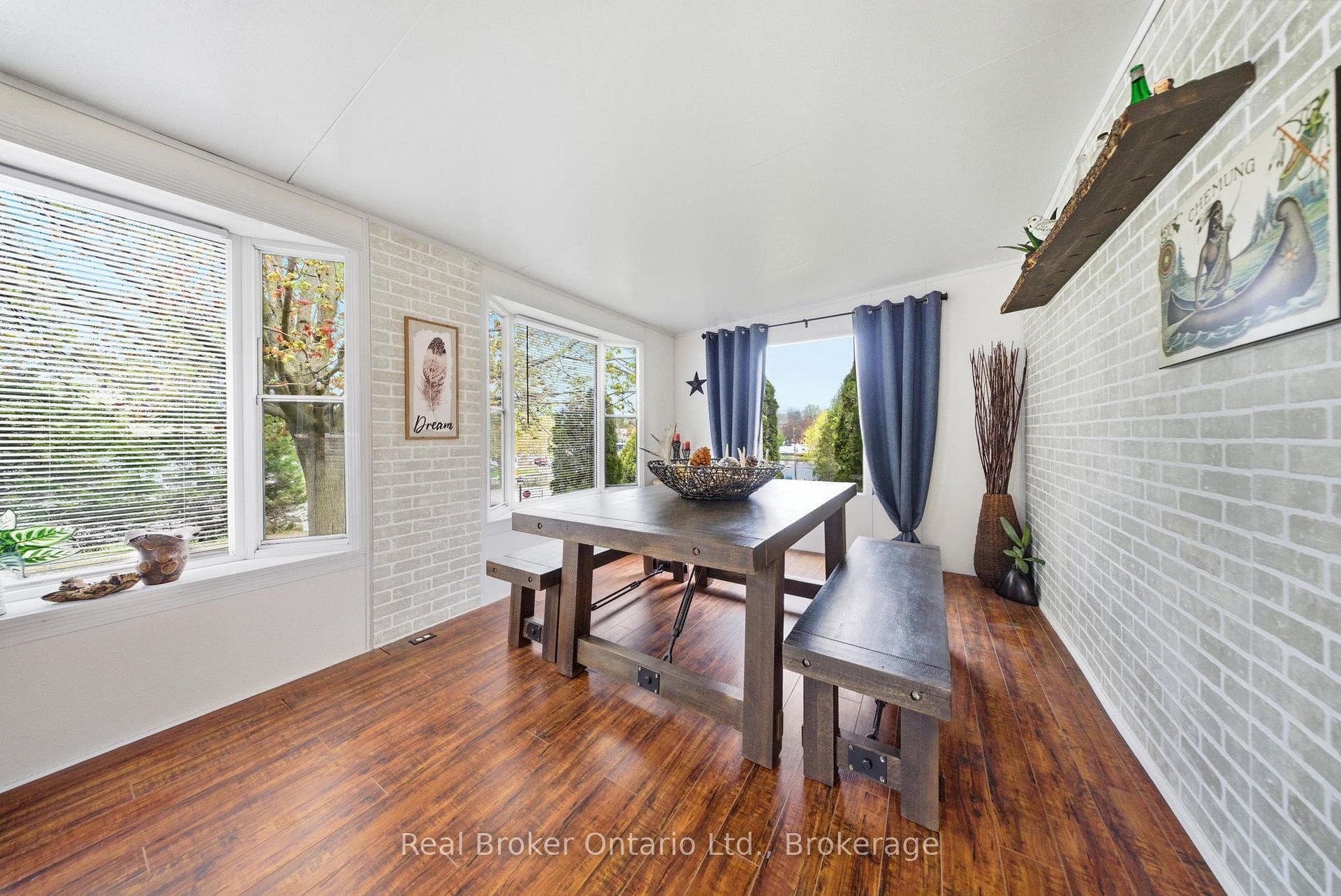 230 Mountain Ash Road photo 7