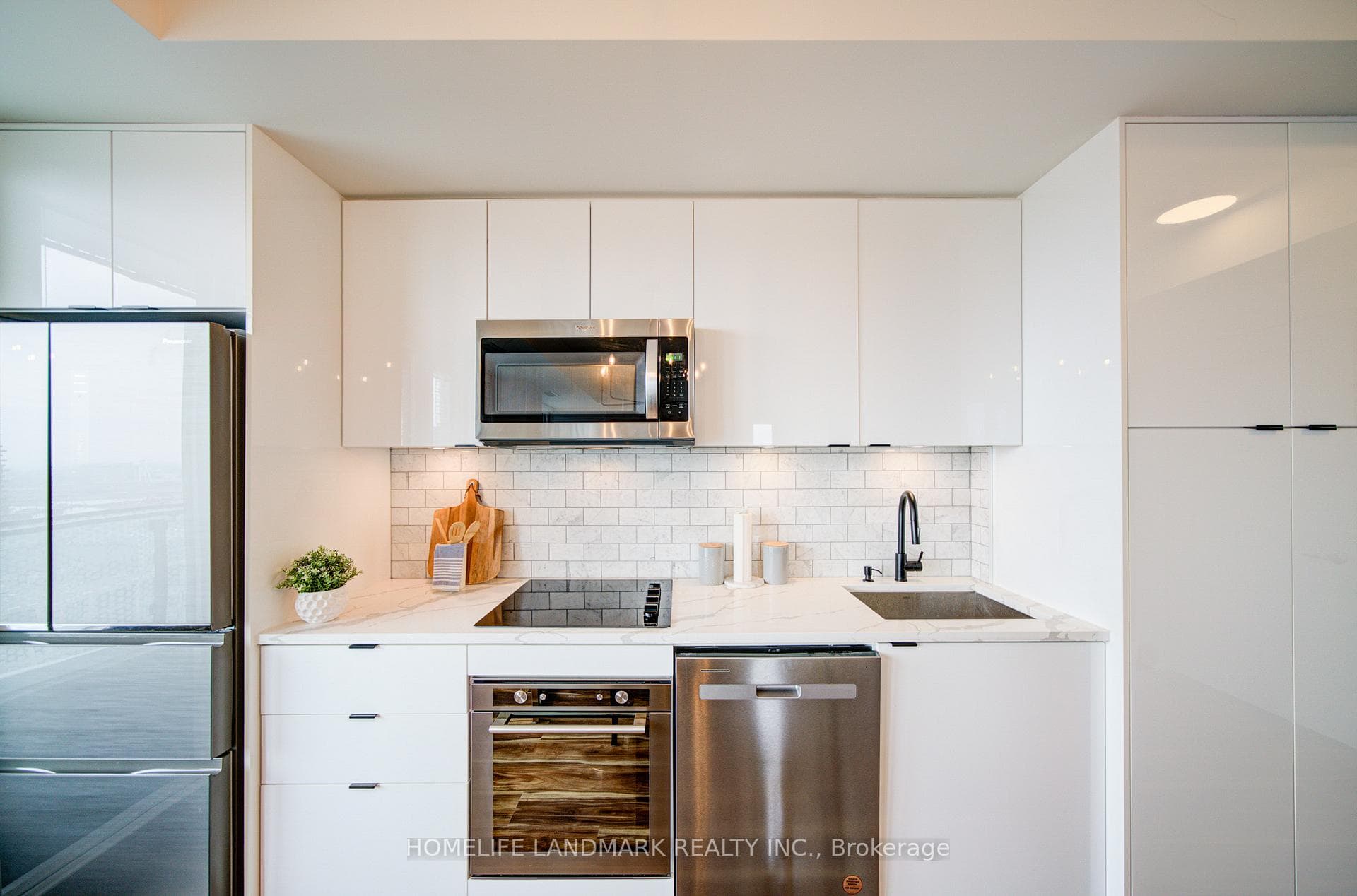 60 Princess Street Unit 1419 photo 4