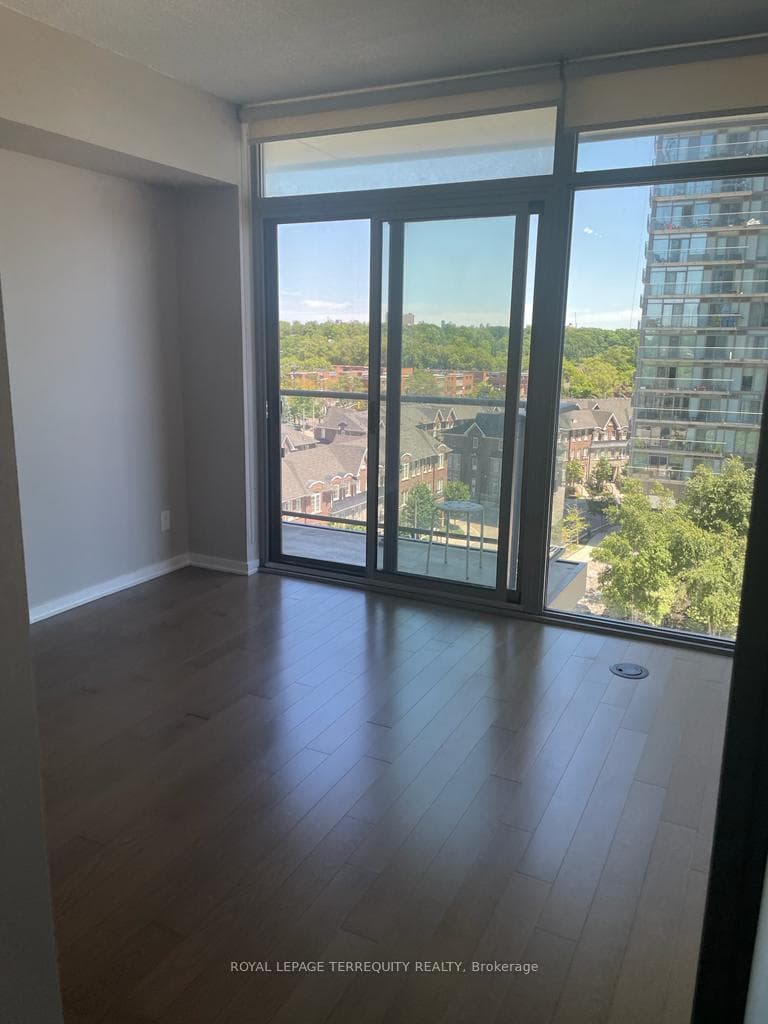 105 The Queensway N/A Unit 713 photo 10