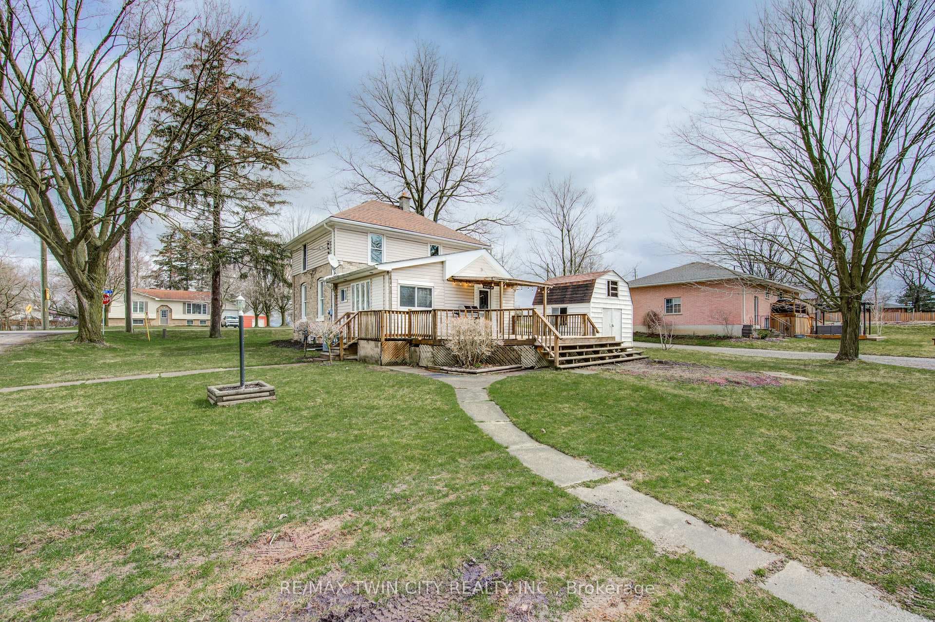 226 ONTARIO Road photo 33