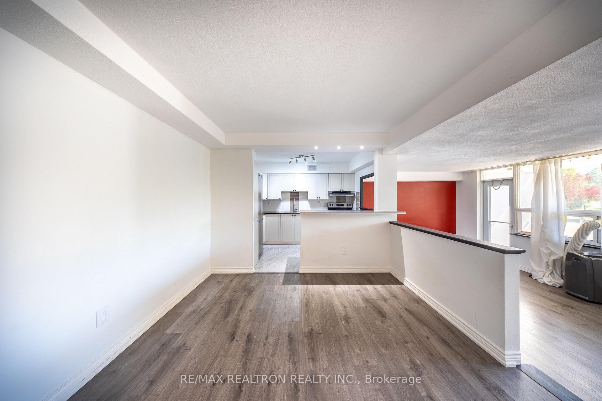 1360 York Mills Road Unit 209 photo 6