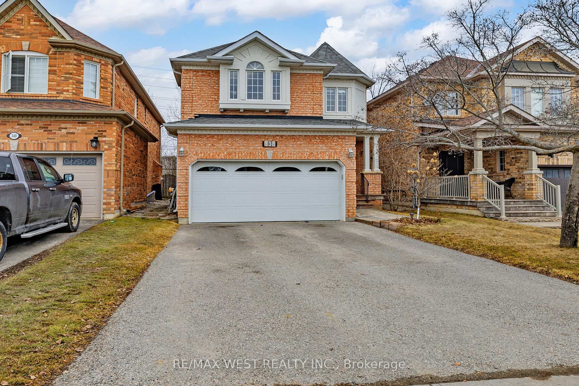 338 Mcbride Crescent photo 1