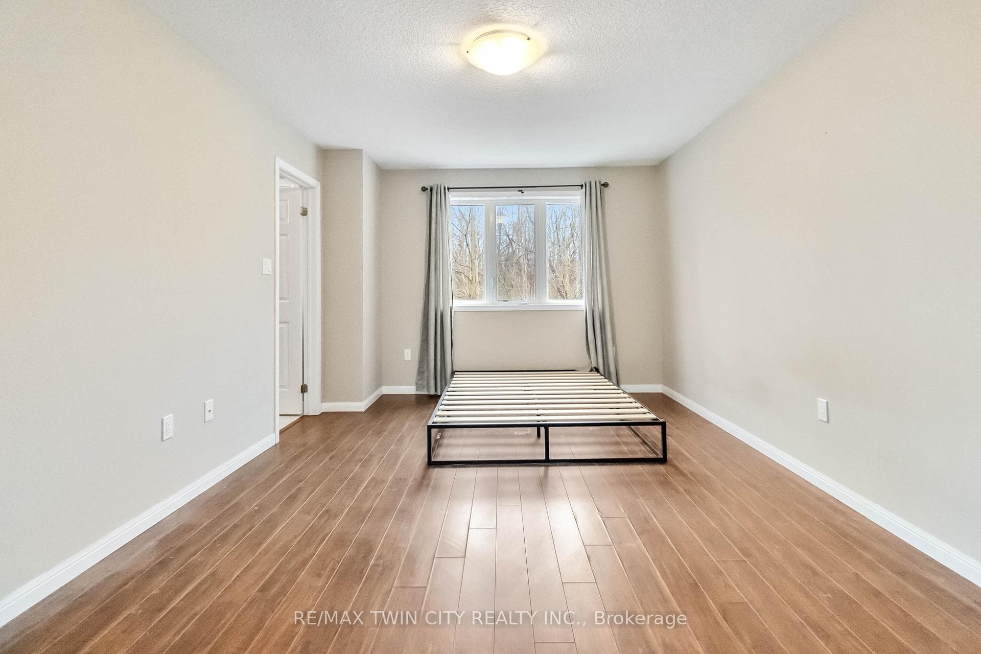 21 Diana Avenue photo 22