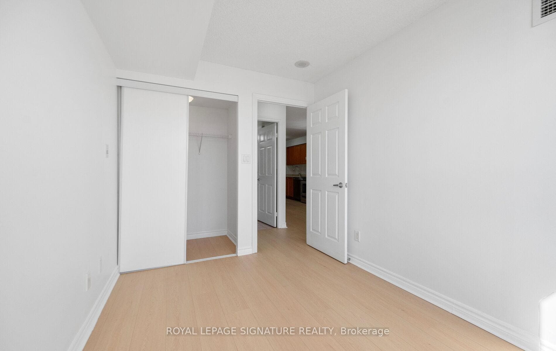 3880 Duke Of York Boulevard Unit 1508 photo 17