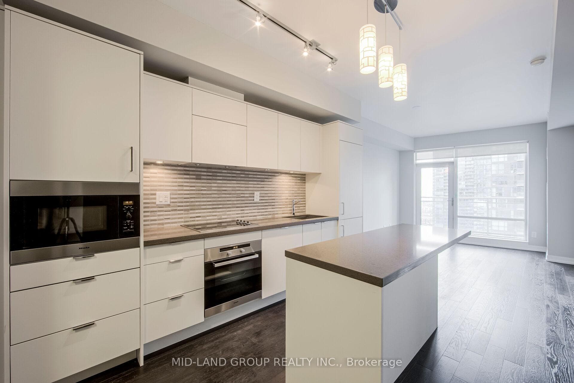 21 Widmer Street Unit 2512 photo 8
