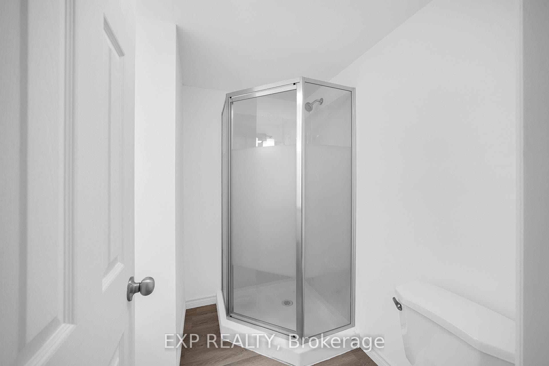 98 Castlegreen Private photo 19