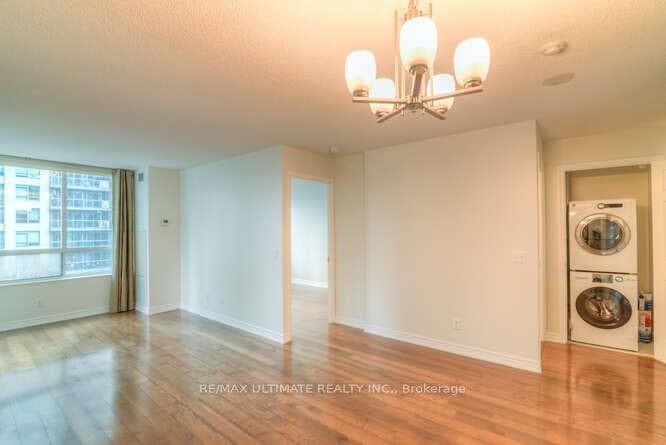 30 Grand Trunk Crescent Unit 1010 photo 4