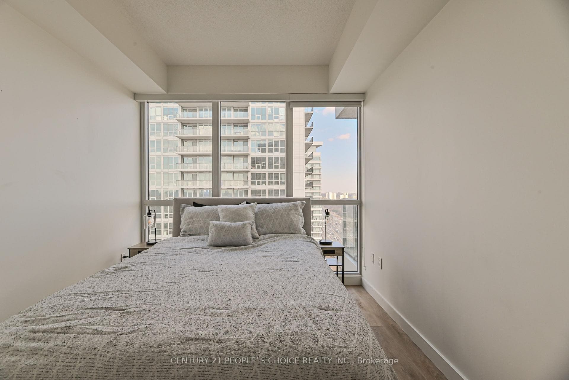 85 McMahon Drive Unit 3509 photo 21