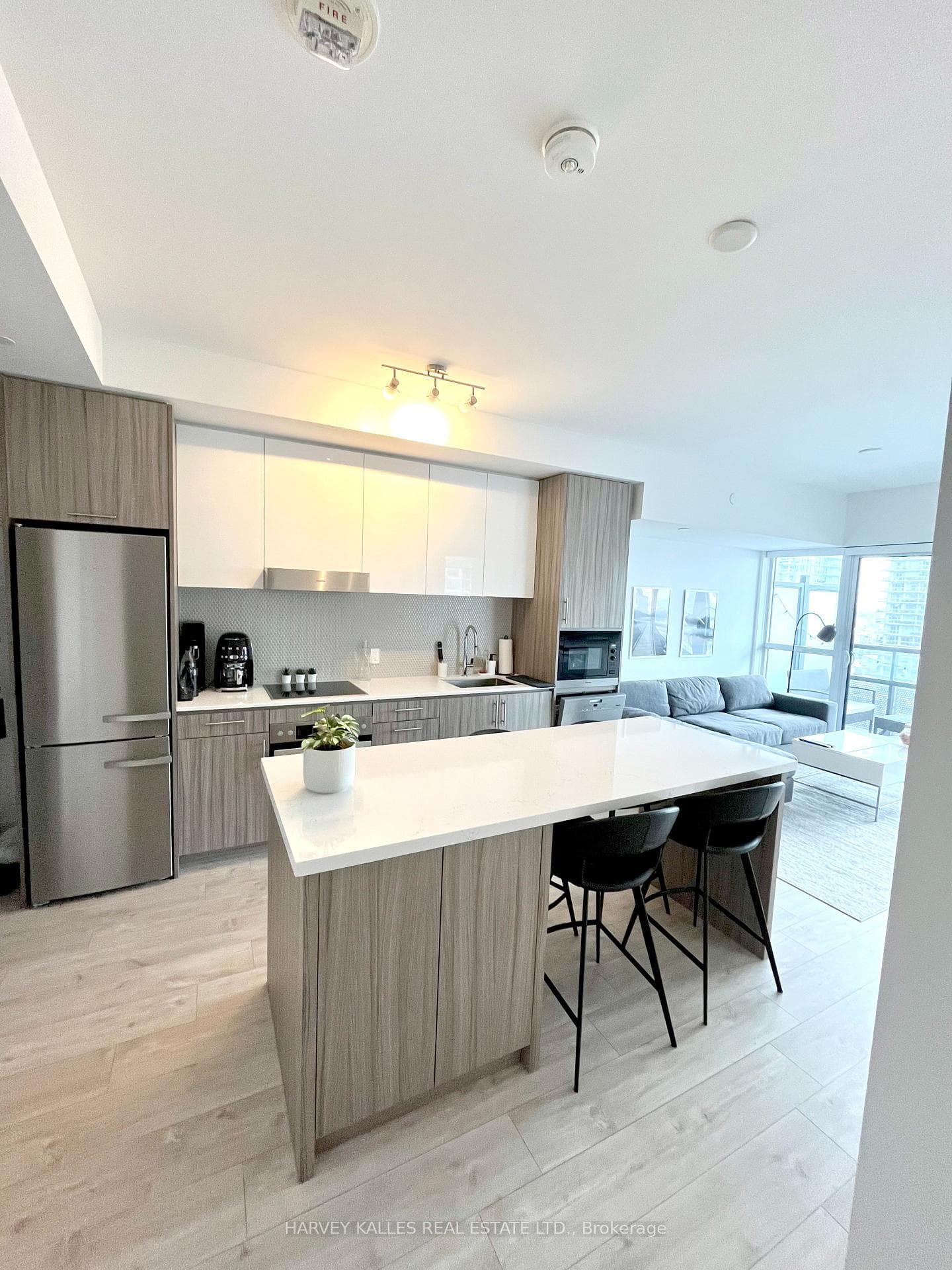 11 Lillian Street Unit 1609 photo 1