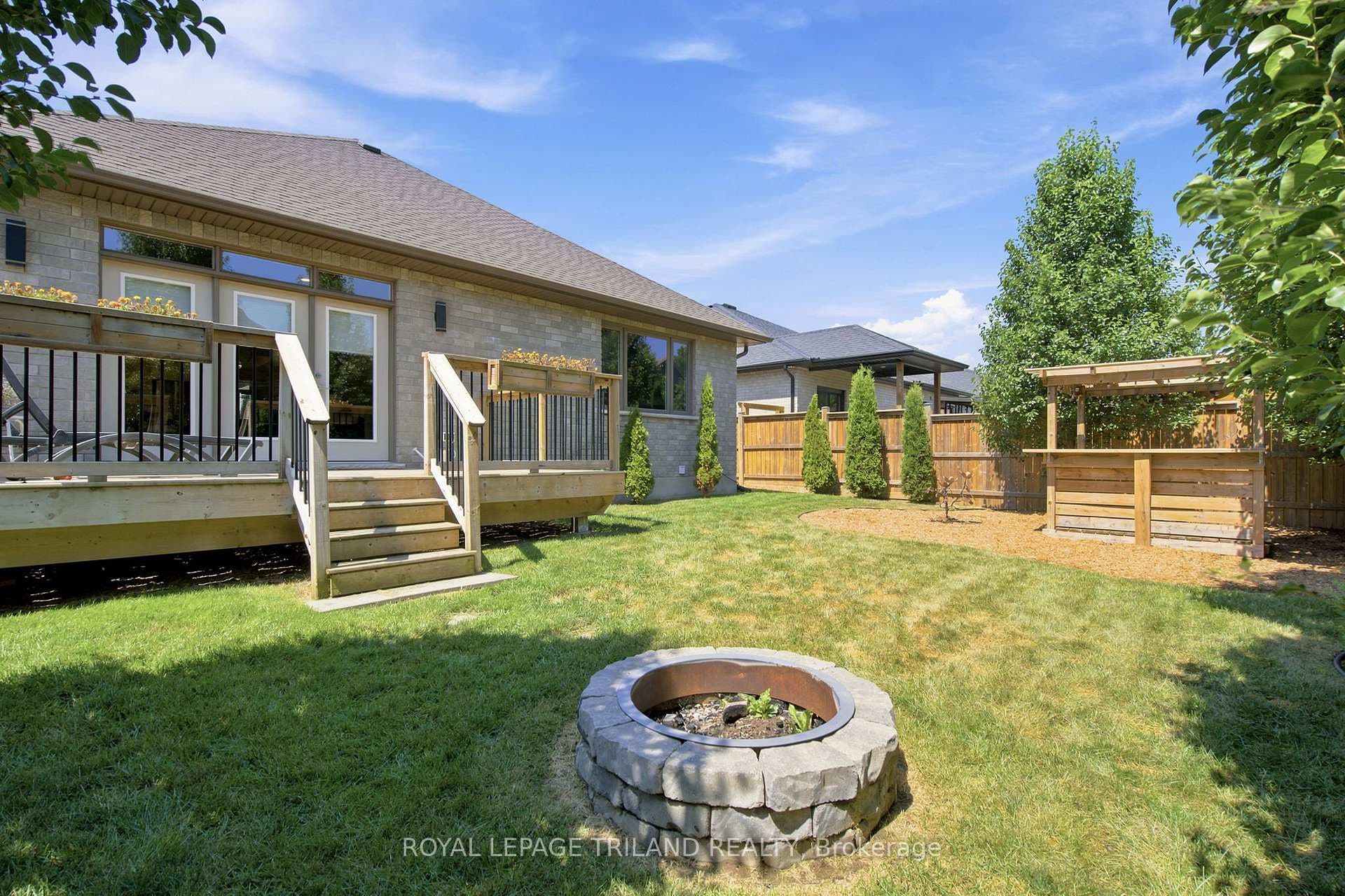 149 Collins Way photo 42