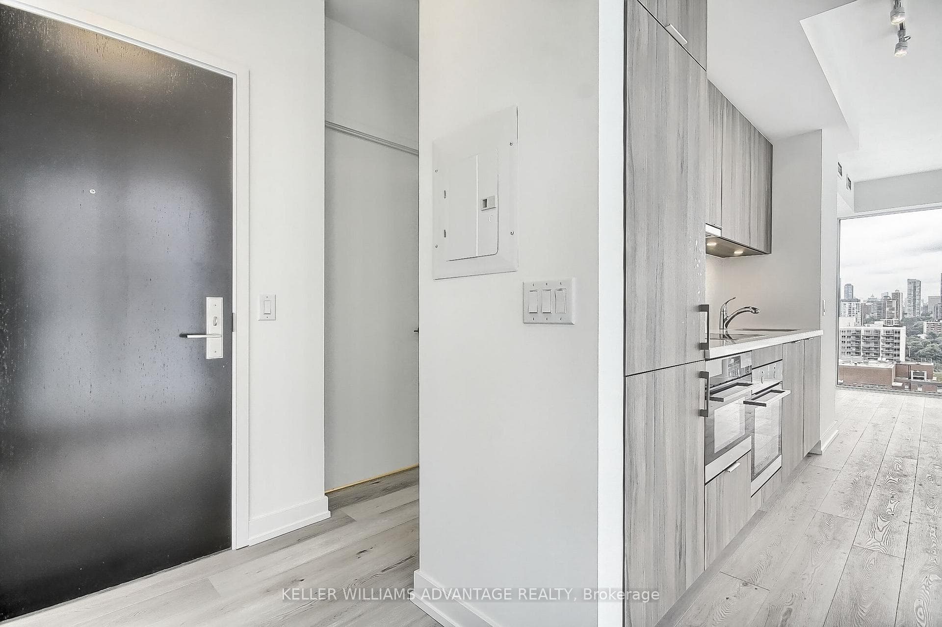 158 Front Street Unit 1808 photo 6