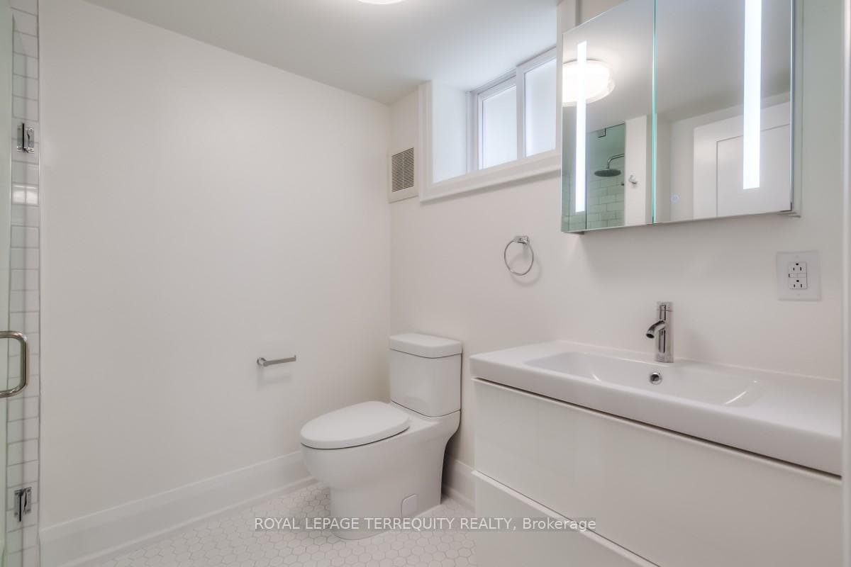 674 Eglinton Avenue Unit Lower photo 14